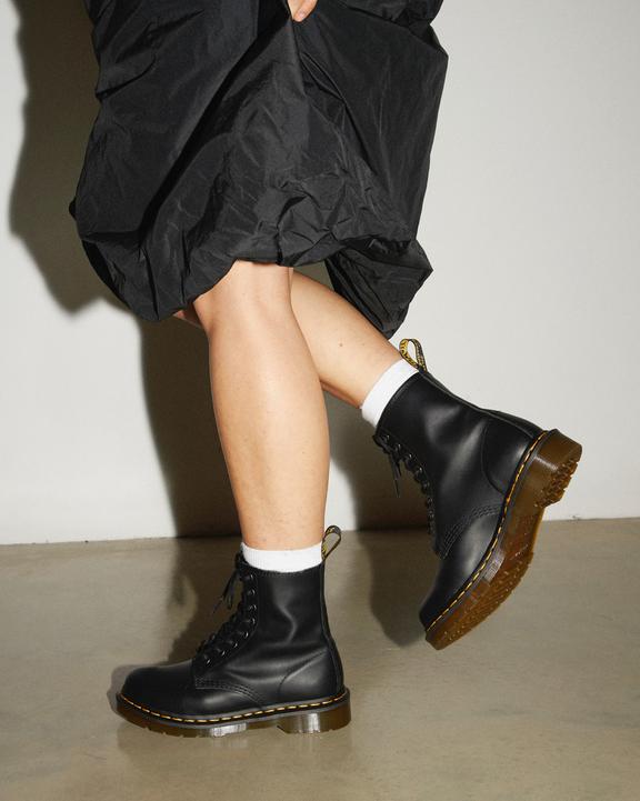 Dr. Martens 1460 Nappa Leather Lace Up Boots Pretas | SN-DM84176
