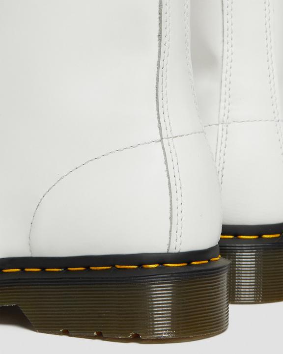 Dr. Martens 1460 Smooth Leather Lace Up Boots Branco | SN-DM84893